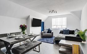 St David'S - Stylish 2 Bed Apartment, Free Parking, Close To Beach